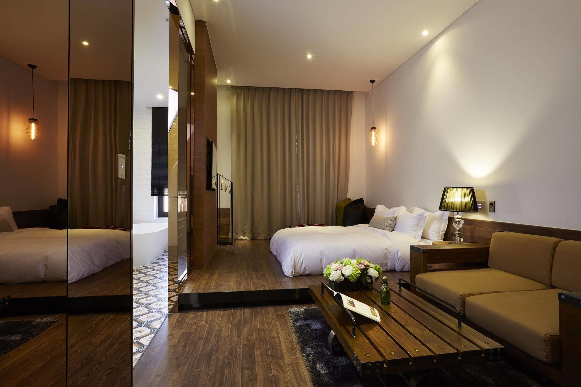Chungbuk Inno City Namoo Hotel Eumseong Екстер'єр фото