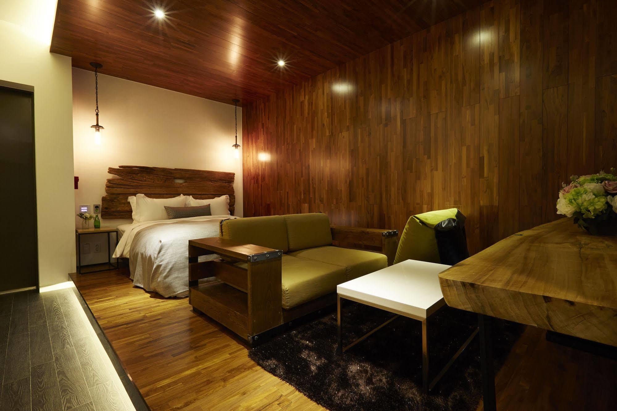 Chungbuk Inno City Namoo Hotel Eumseong Екстер'єр фото