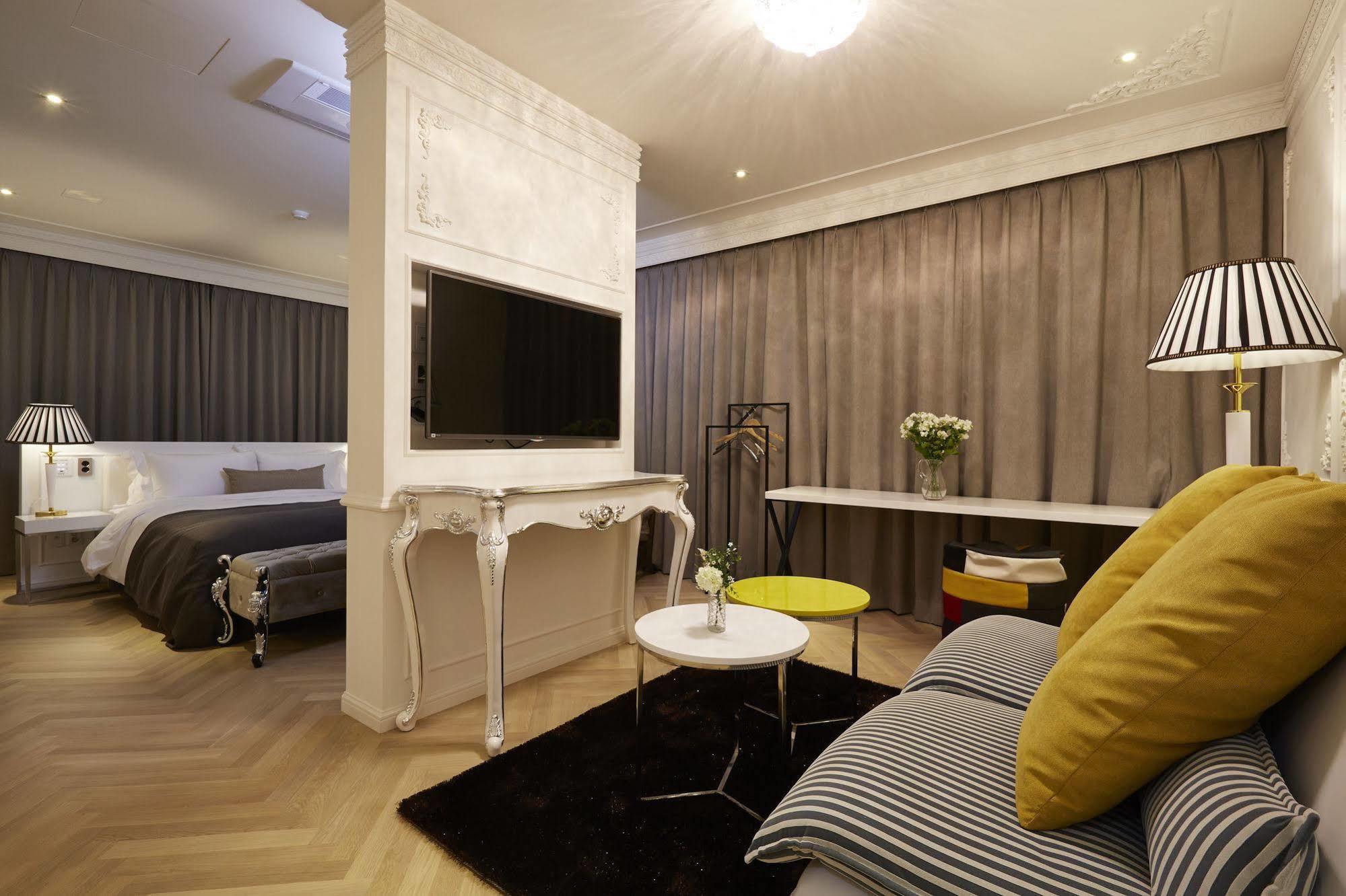 Chungbuk Inno City Namoo Hotel Eumseong Екстер'єр фото