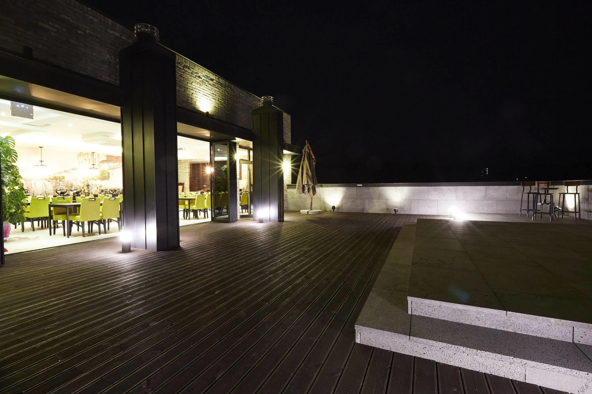 Chungbuk Inno City Namoo Hotel Eumseong Екстер'єр фото