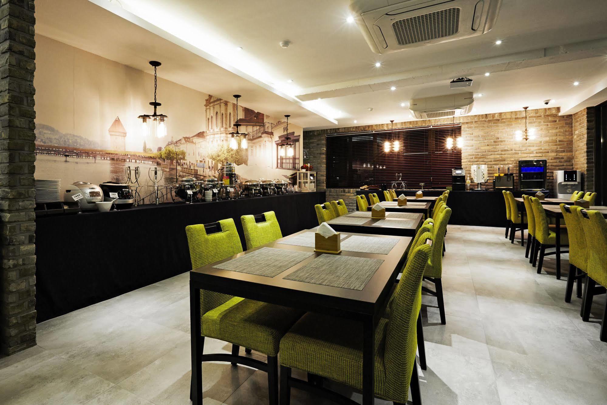 Chungbuk Inno City Namoo Hotel Eumseong Екстер'єр фото